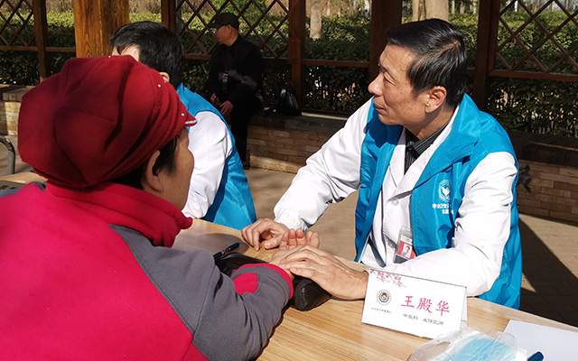 【学雷锋日】广发在线举办“爱满京城，牵手智慧家医”志愿服务活动(图4)
